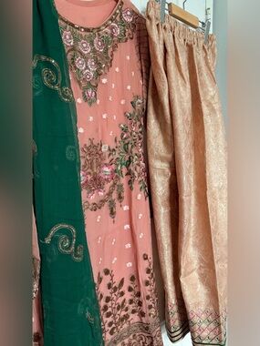 Embroidered Pink Salwar Kameez with Green Dupatta